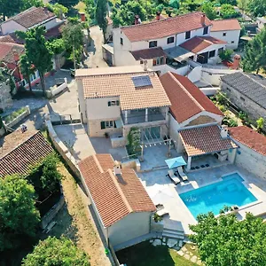 https://casa-nuoneti.in-istria.net